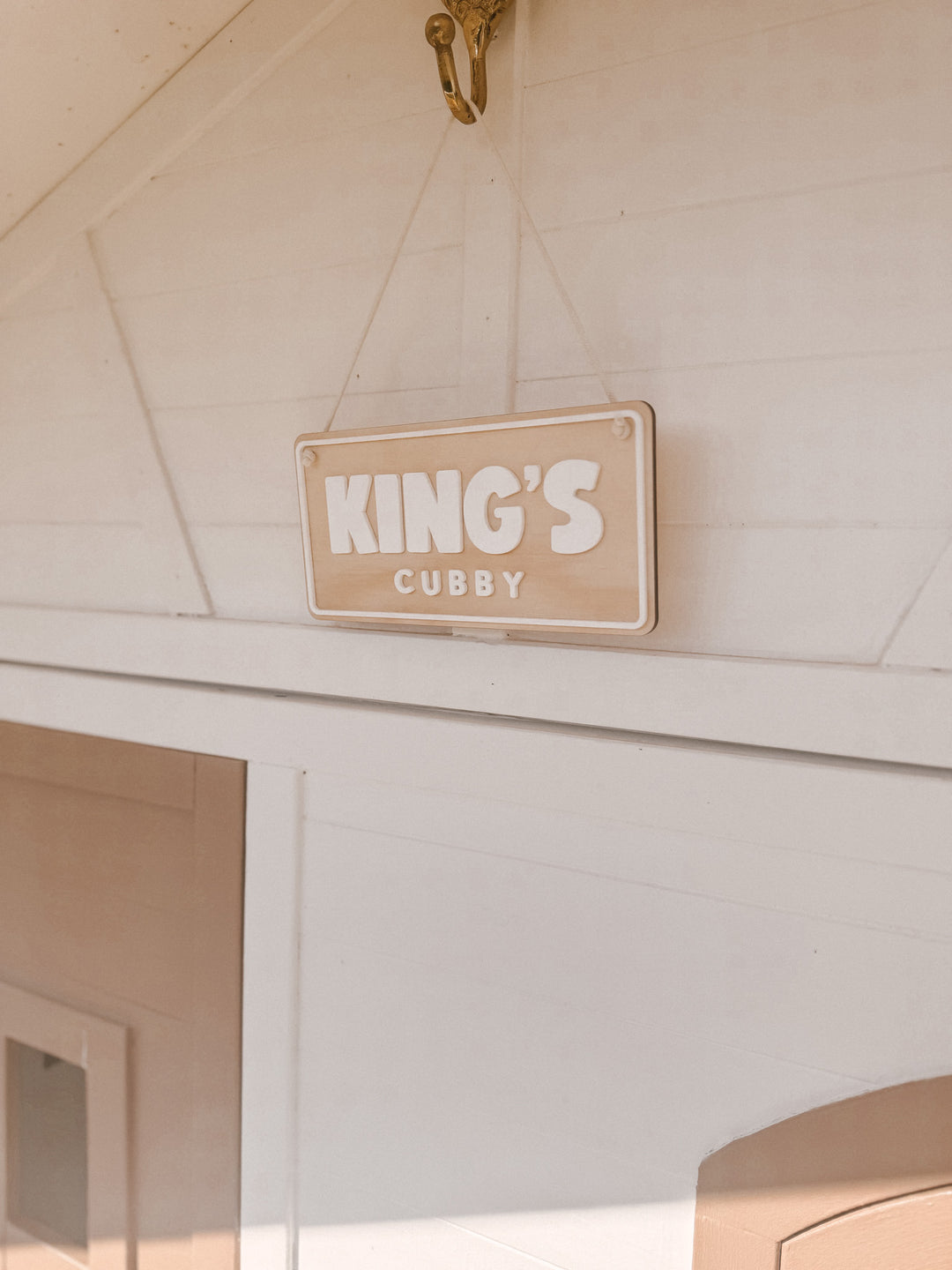 Cubby sign