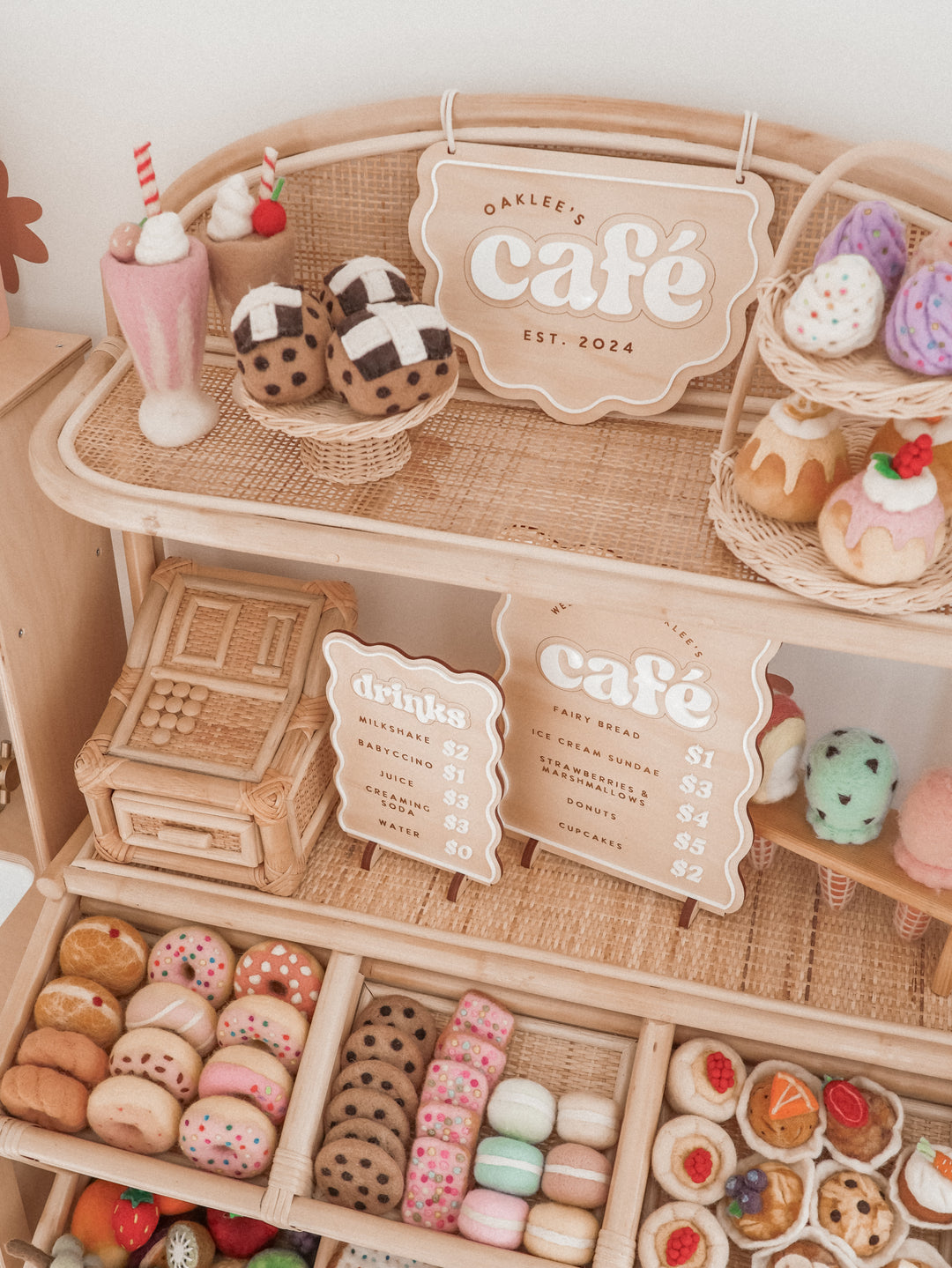 Scalloped Play Cafe