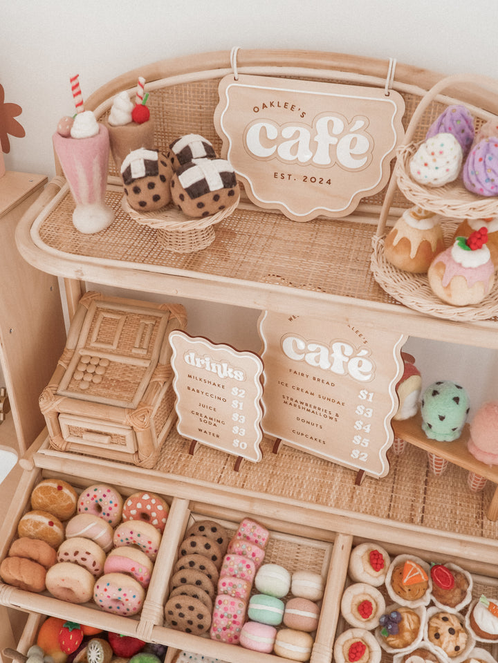 Scalloped Play Cafe
